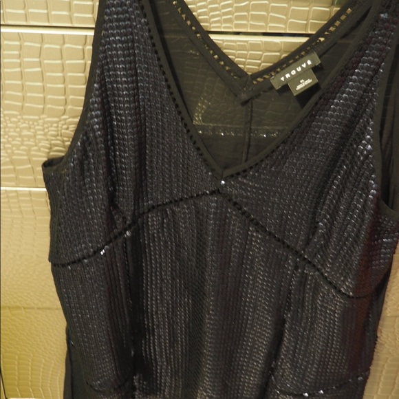 Sleeveless sequin top - Picture 2 of 6